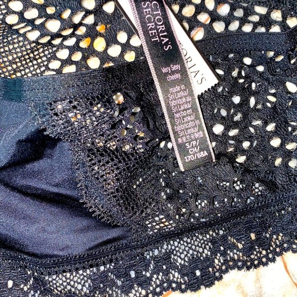 Victoria’s Secret Lace Cheeky Panty  Small - Picture 4 of 8